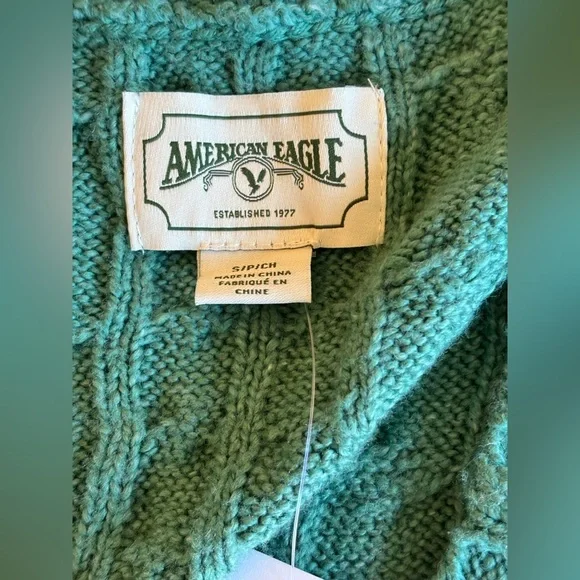 American Eagle Cropped Cable Knit Cardigan Size S - Picture 5 of 9